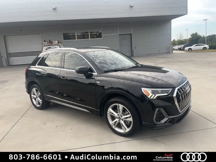 2023 Audi Q3 45 TFSI S line Premium photo 1