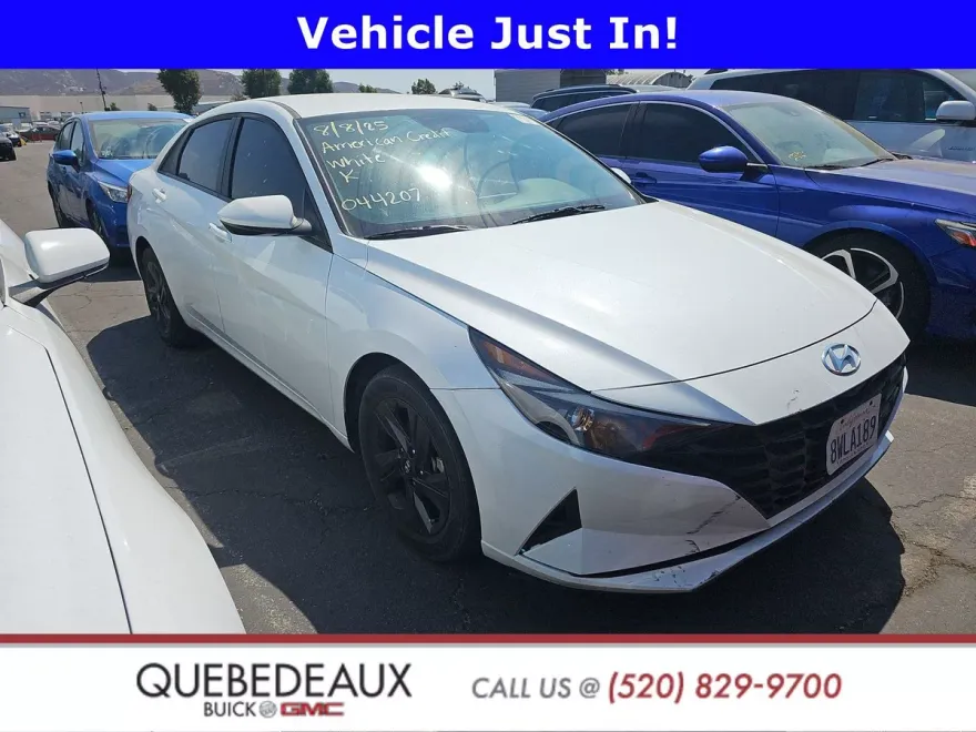 2021 Hyundai Elantra SEL photo 1