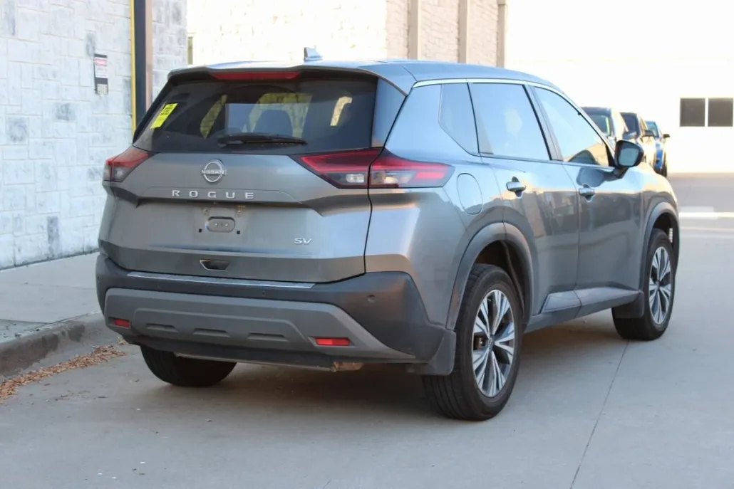 2023 Nissan Rogue SV photo 1
