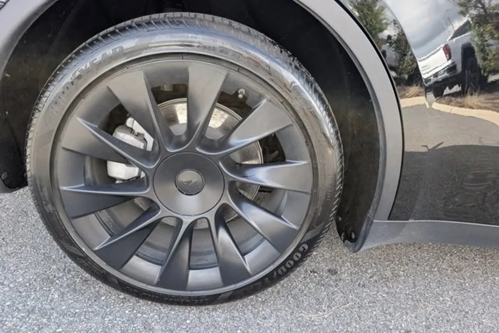 2021 Tesla Model Y Long Range photo 1