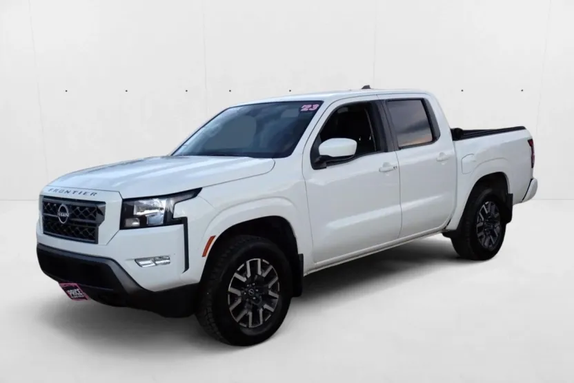 2023 Nissan Frontier SV Crew Cab photo 1