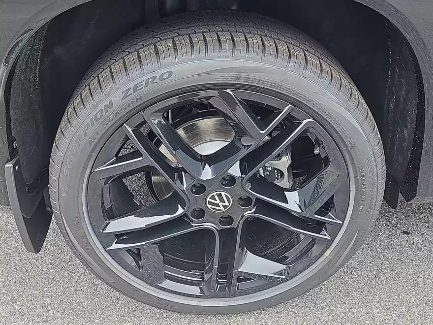2025 Volkswagen Tiguan SE R-Line Black photo 1