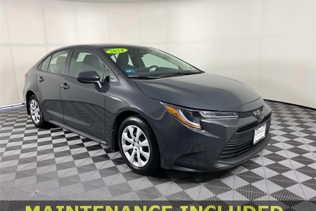 2024 Toyota Corolla LE photo 1