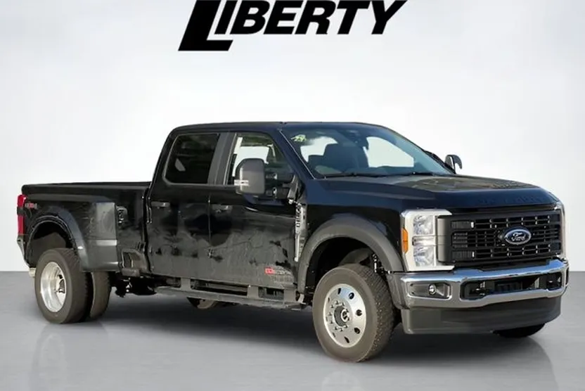 2026 Ford F-450 photo 1