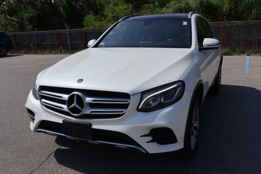 2019 Mercedes Benz GLC 300 4MATIC photo 1