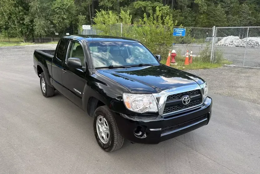 2011 Toyota Tacoma Access Cab photo 1