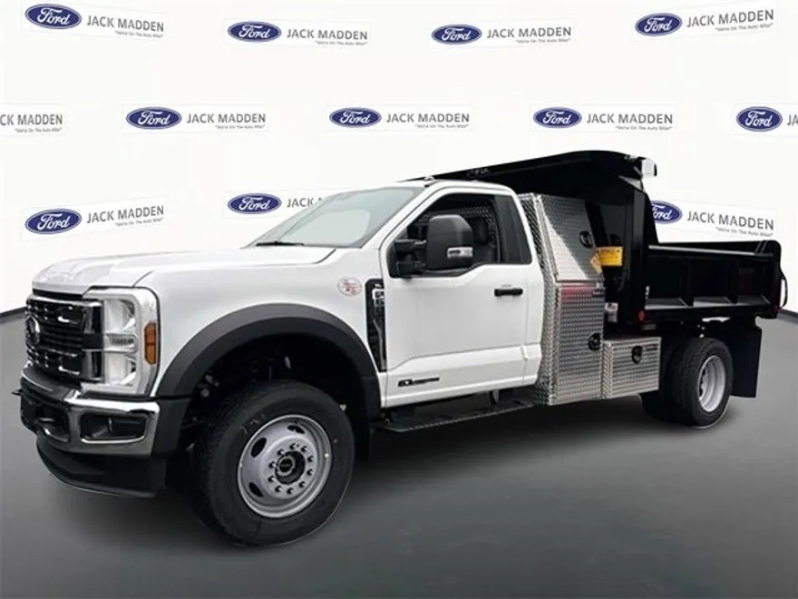 2024 Ford F-600 photo 1