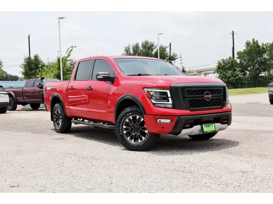 2022 Nissan Titan PRO-4X photo 1