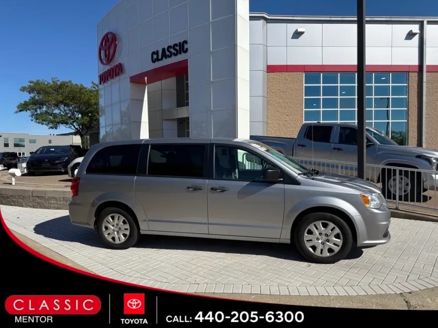 2020 Dodge Grand Caravan SE photo 1