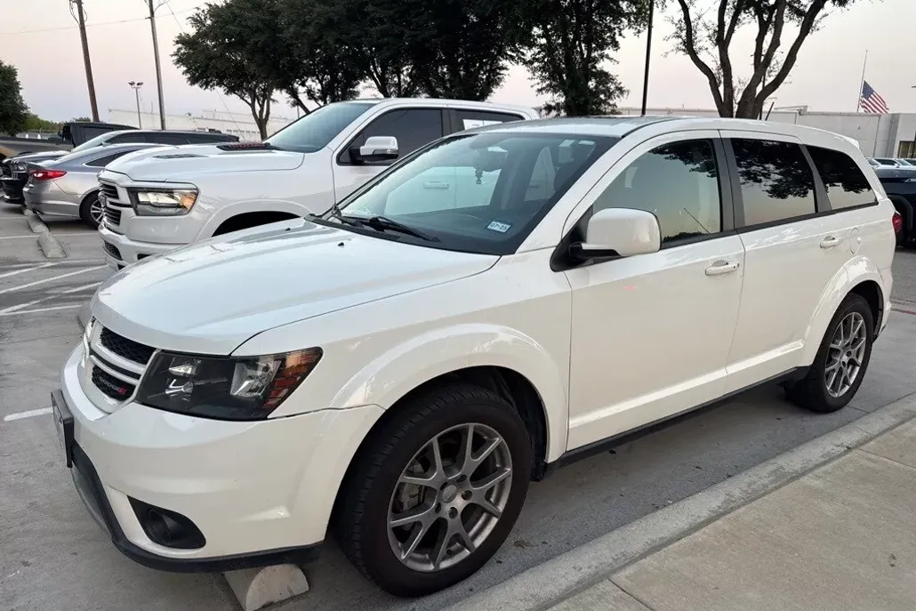 2017 Dodge Journey GT photo 1