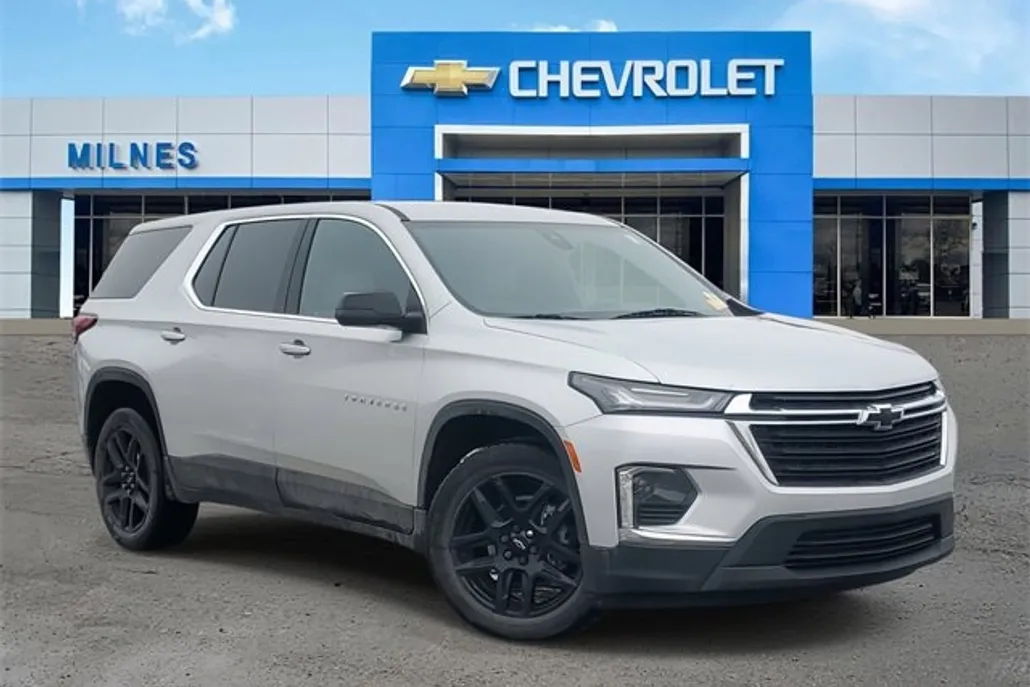 2022 Chevrolet Traverse LS photo 1