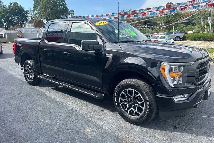 2023 Ford F-150 XLT photo 1