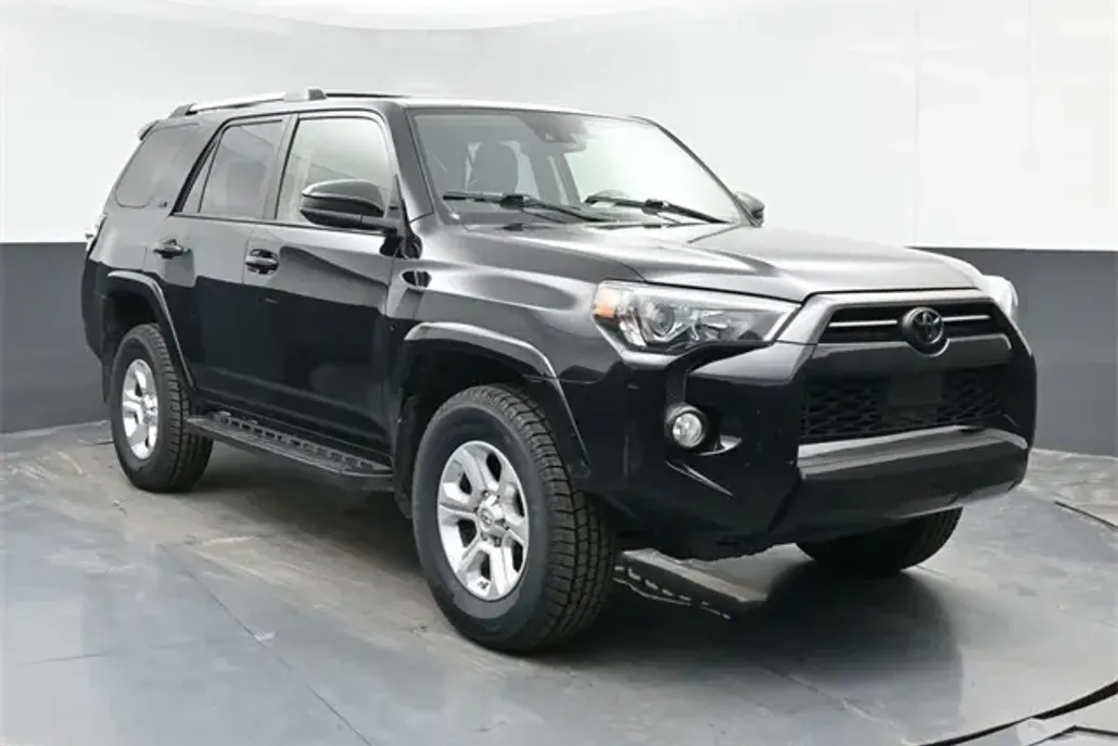 2020 Toyota 4Runner SR5 photo 1