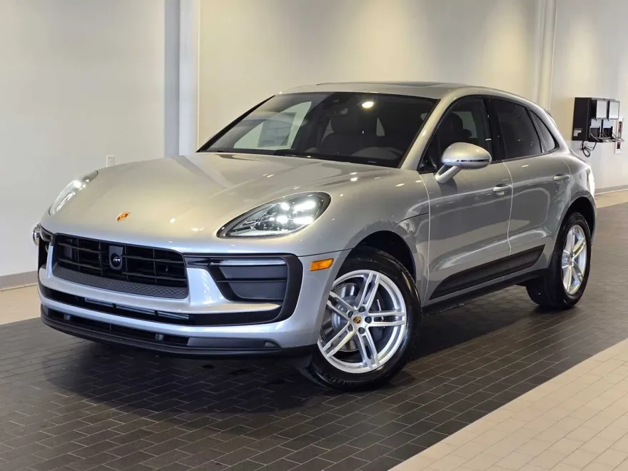 2026 Porsche Macan Base photo 1