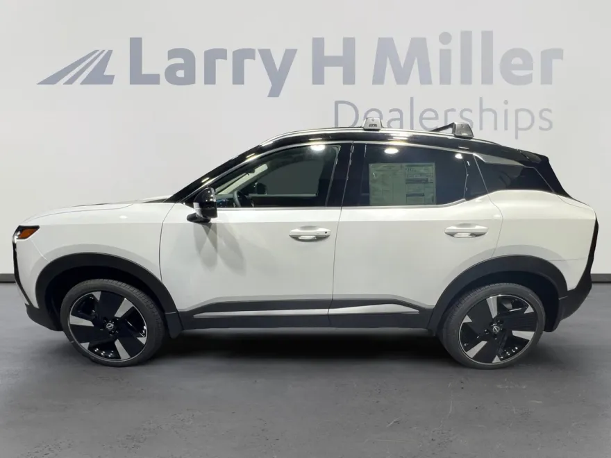 2026 Nissan Kicks SR photo 1