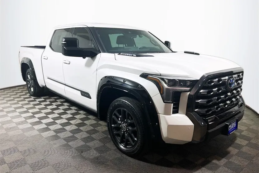 2023 Toyota Tundra Platinum photo 1