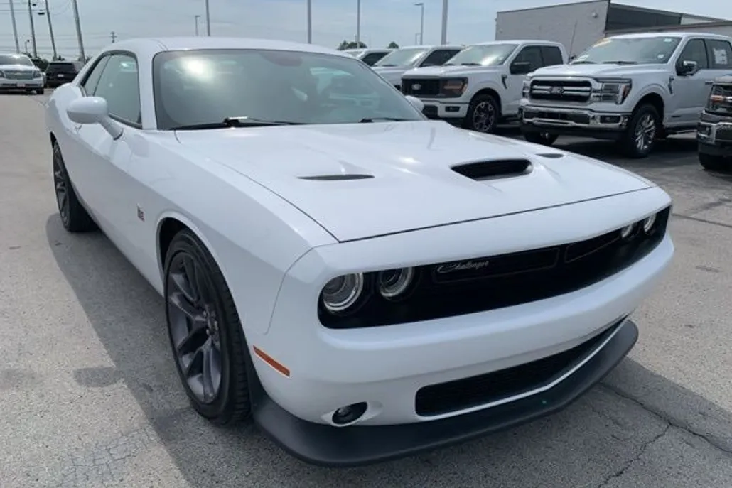 2023 Dodge Challenger R/T Scat Pack photo 1