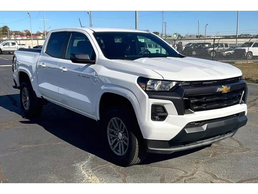 2023 Chevrolet Colorado LT photo 1