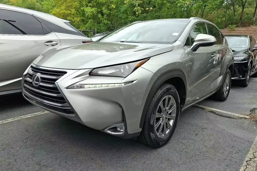 2017 Lexus NX 200t Luxury photo 1