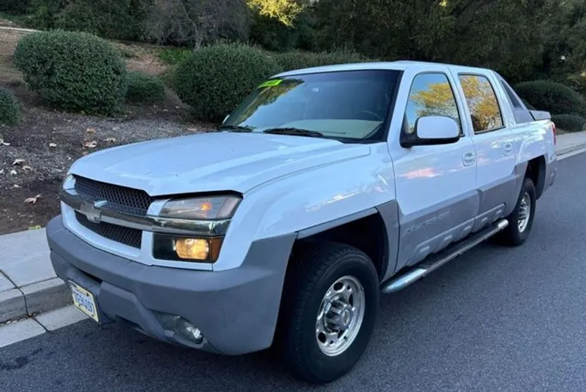 2002 Chevrolet Avalanche photo 1