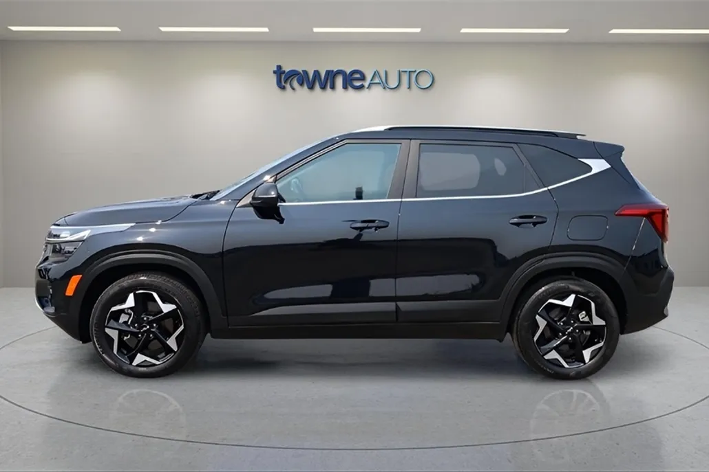 2024 Kia Seltos EX photo 1