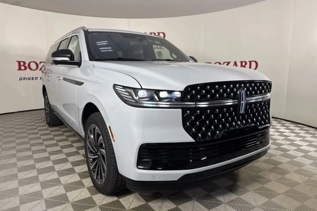 2025 Lincoln Navigator Black Label photo 1