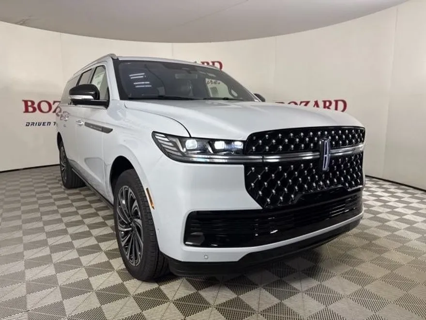 2025 Lincoln Navigator Black Label photo 1