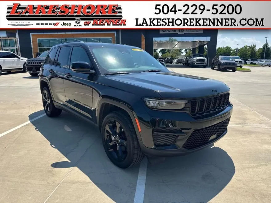 2025 Jeep Grand Cherokee Laredo Altitude photo 1