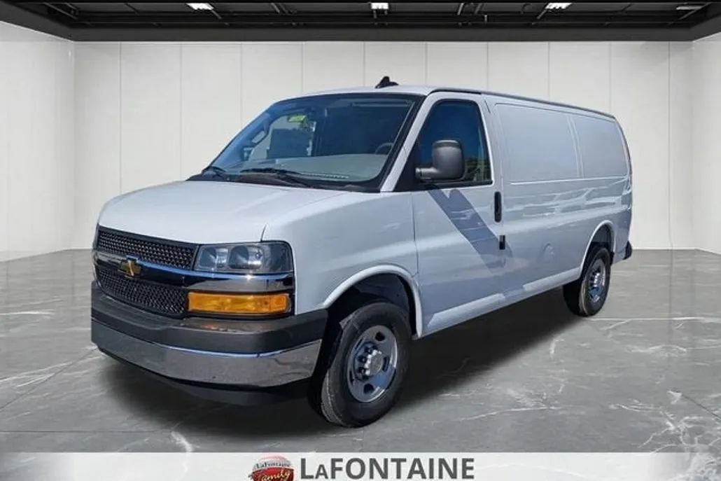 2025 Chevrolet Express Work Van photo 1