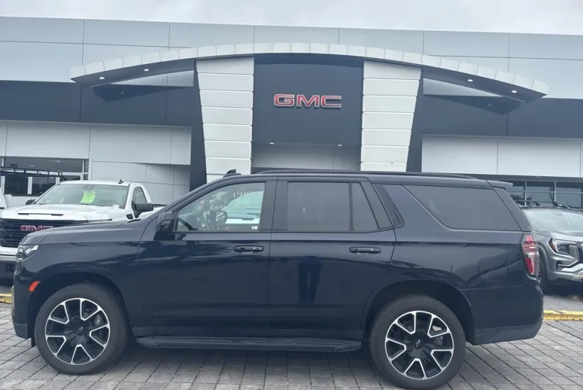 2021 Chevrolet Tahoe RST photo 1