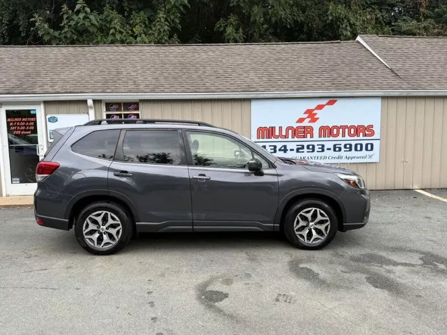 2020 Subaru Forester Premium photo 1