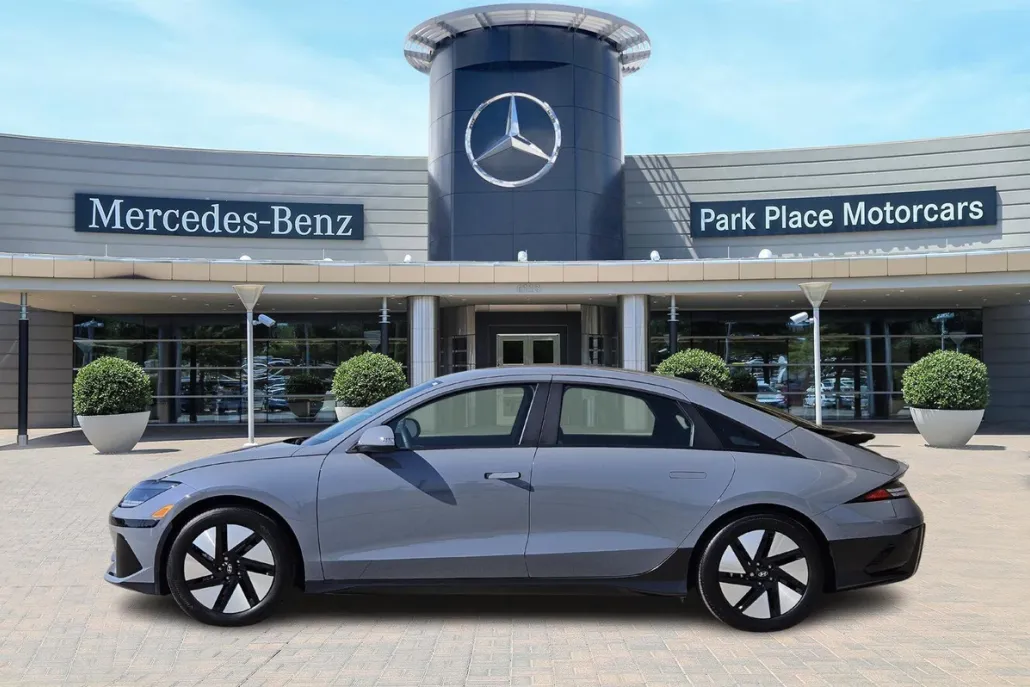 2024 Hyundai Ioniq 6 SE photo 1