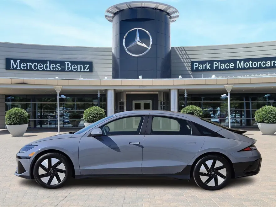 2024 Hyundai Ioniq 6 SE photo 1