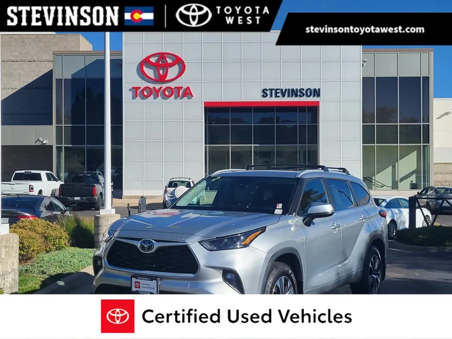 2023 Toyota Highlander L photo 1