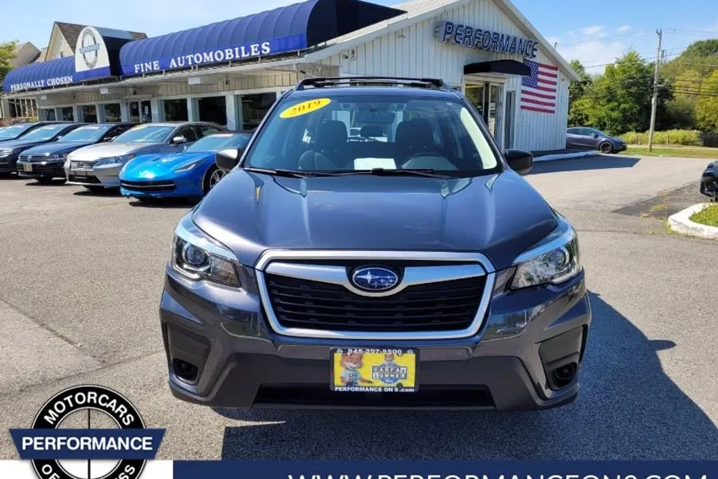 2019 Subaru Forester 2.5i photo 1