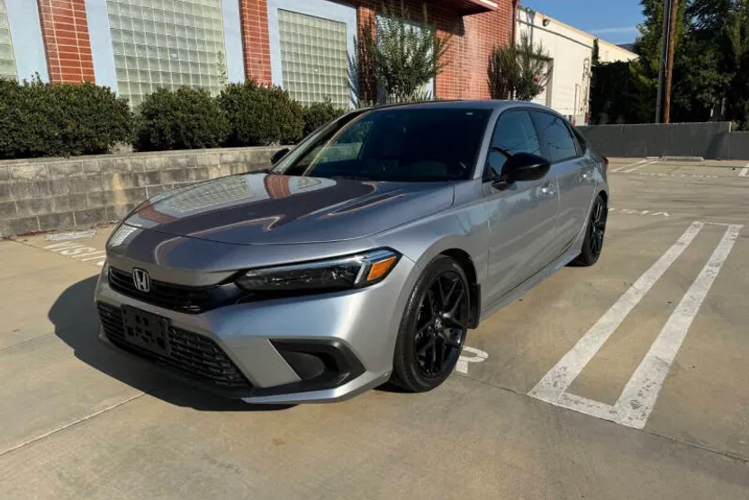 2023 Honda Civic Sport photo 1