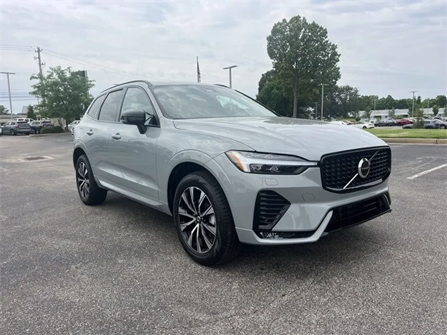 2025 Volvo XC60 B5 Core photo 1