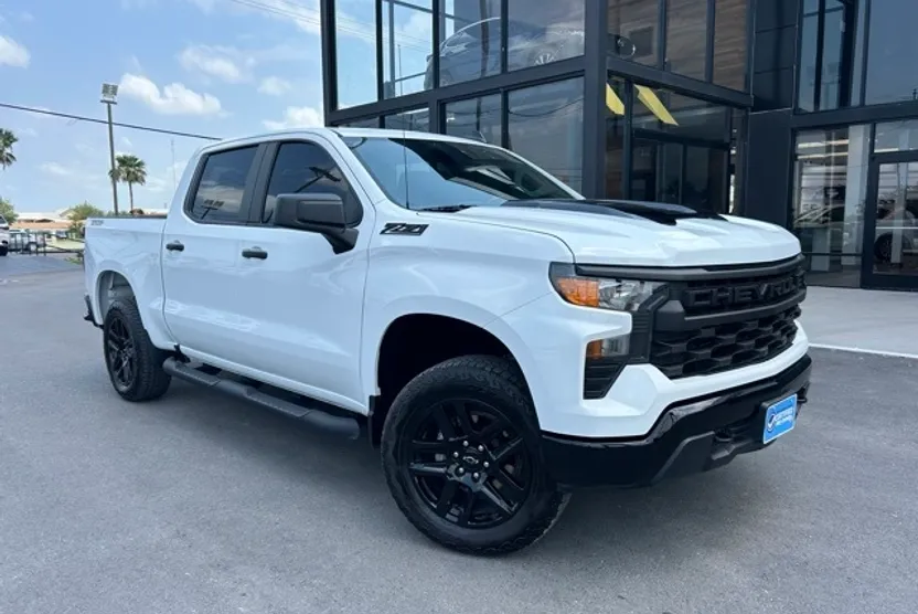2024 Chevrolet Silverado 1500 Custom Trail Boss photo 1