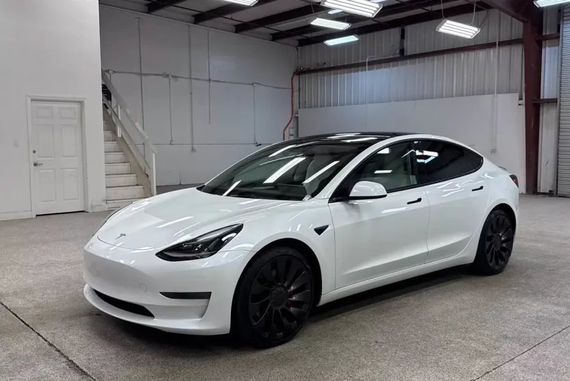 2023 Tesla Model 3 Performance photo 1