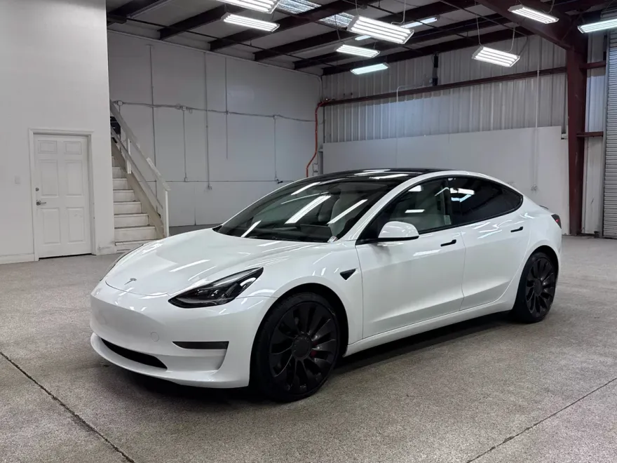 2023 Tesla Model 3 Performance photo 1