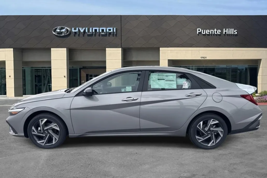 2025 Hyundai Elantra Hybrid SEL Sport photo 1