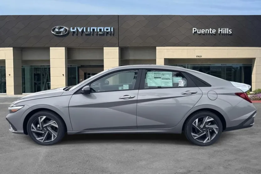 2025 Hyundai Elantra Hybrid SEL Sport photo 1