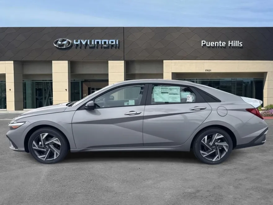 2025 Hyundai Elantra Hybrid SEL Sport photo 1