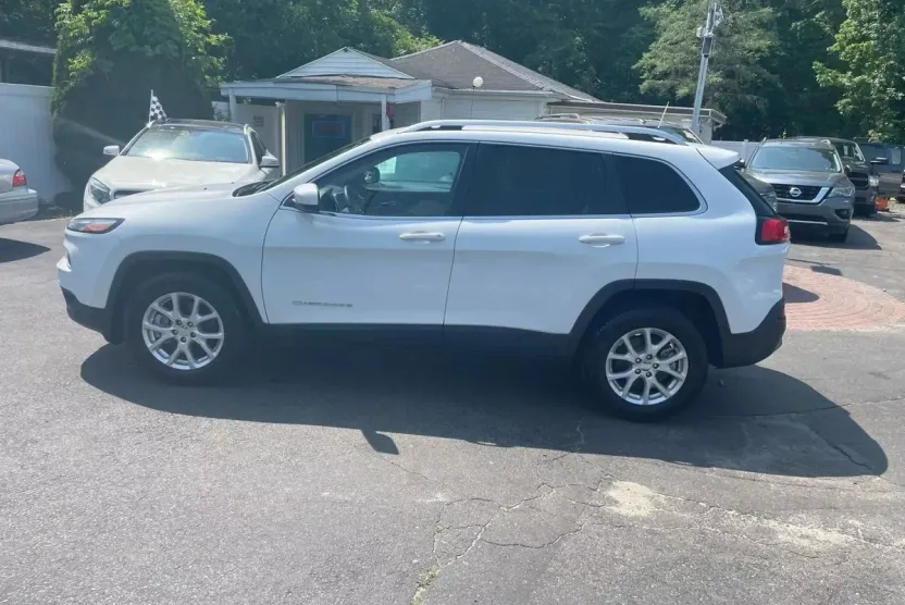 2017 Jeep Cherokee Latitude photo 1