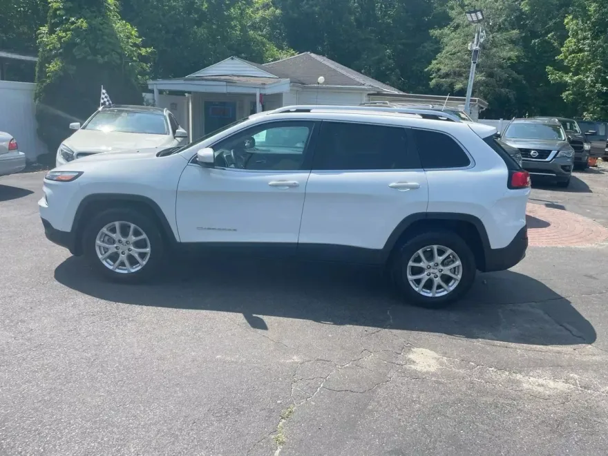 2017 Jeep Cherokee Latitude photo 1