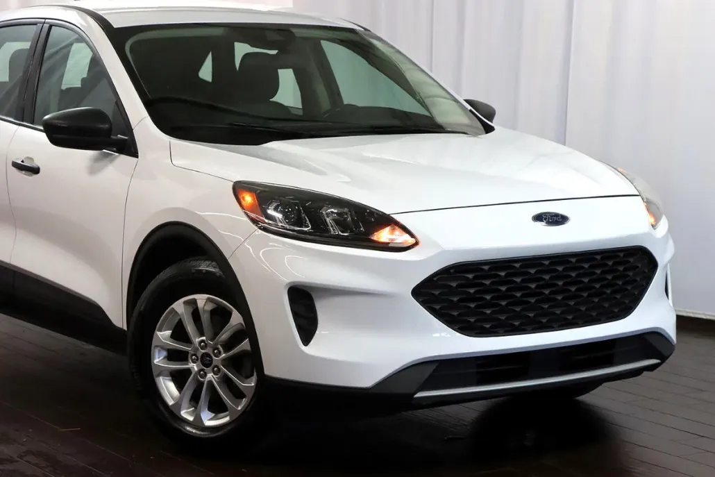2020 Ford Escape S photo 1