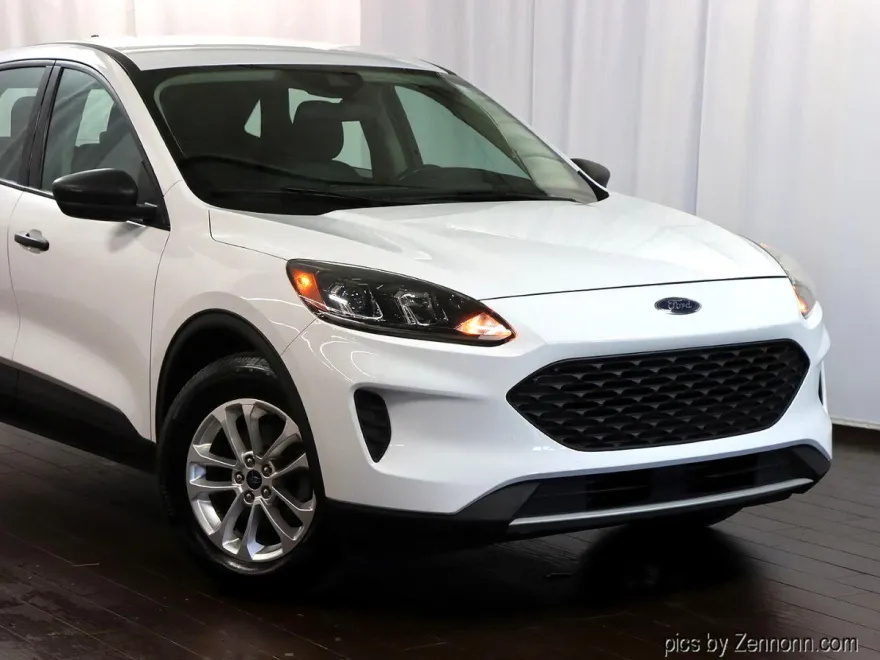 2020 Ford Escape S photo 1