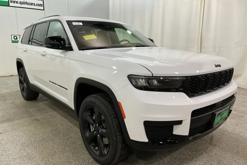 2025 Jeep Grand Cherokee Altitude X photo 1