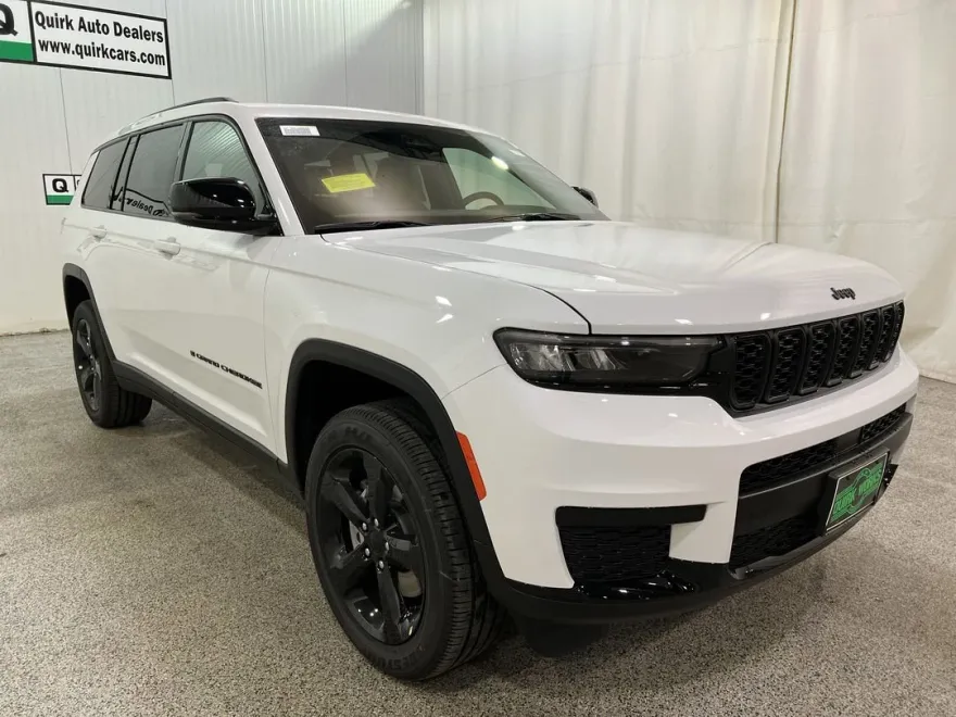 2025 Jeep Grand Cherokee Altitude X photo 1