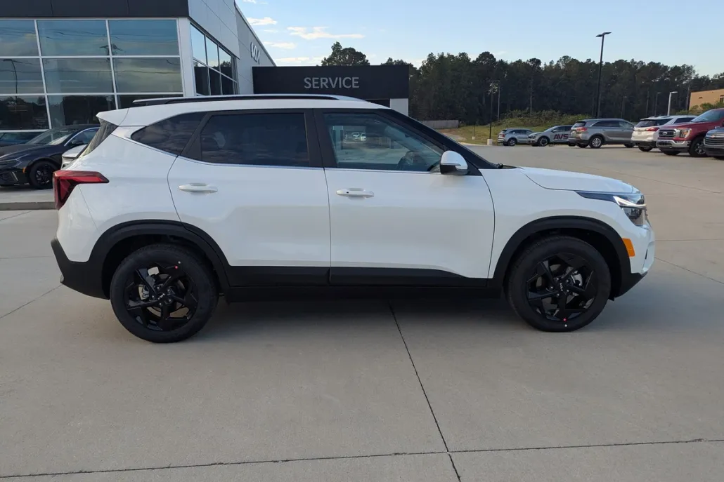 2026 Kia Seltos EX photo 1